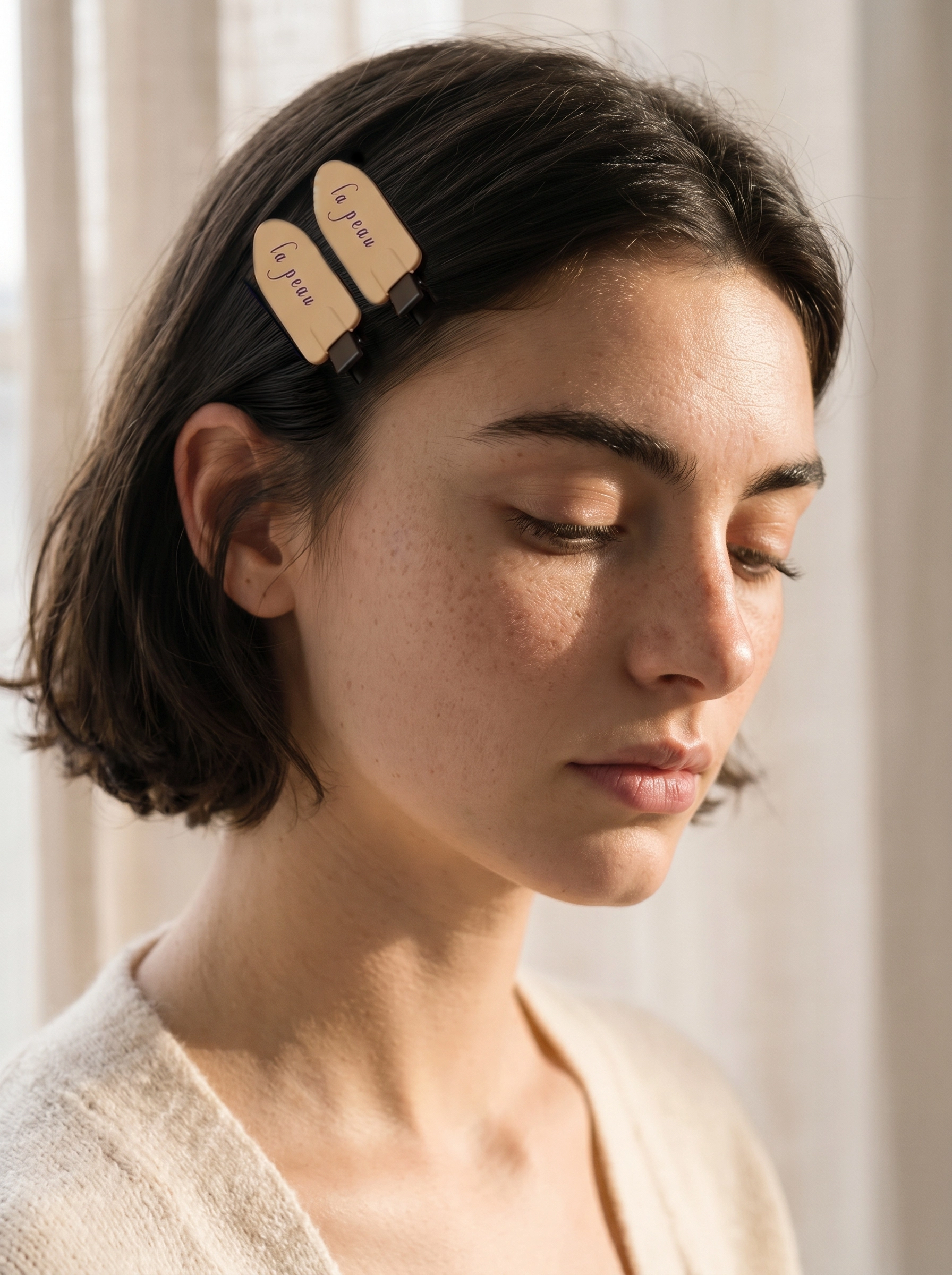 Signature La Peau Hair Clip