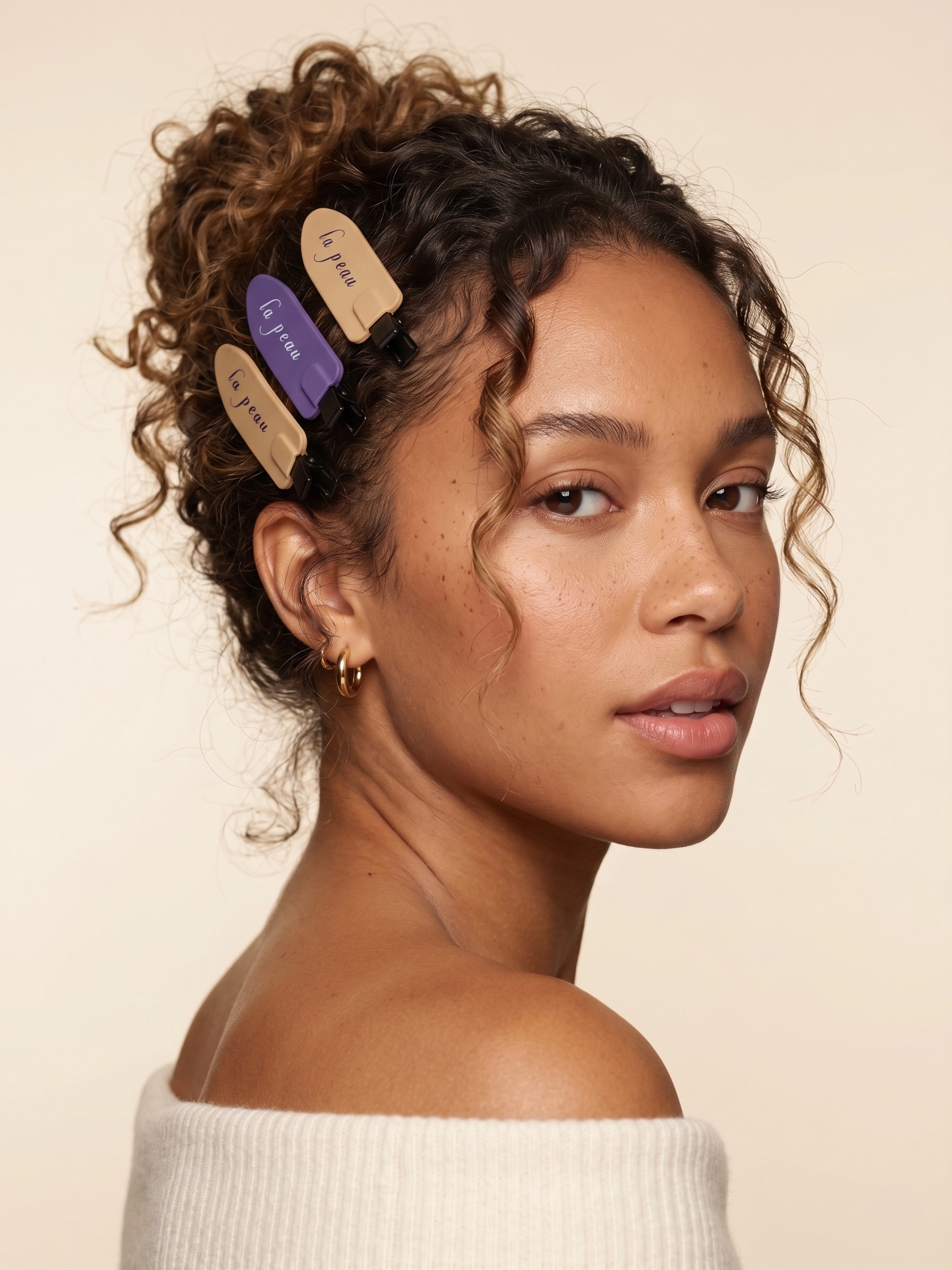 Signature La Peau Hair Clip
