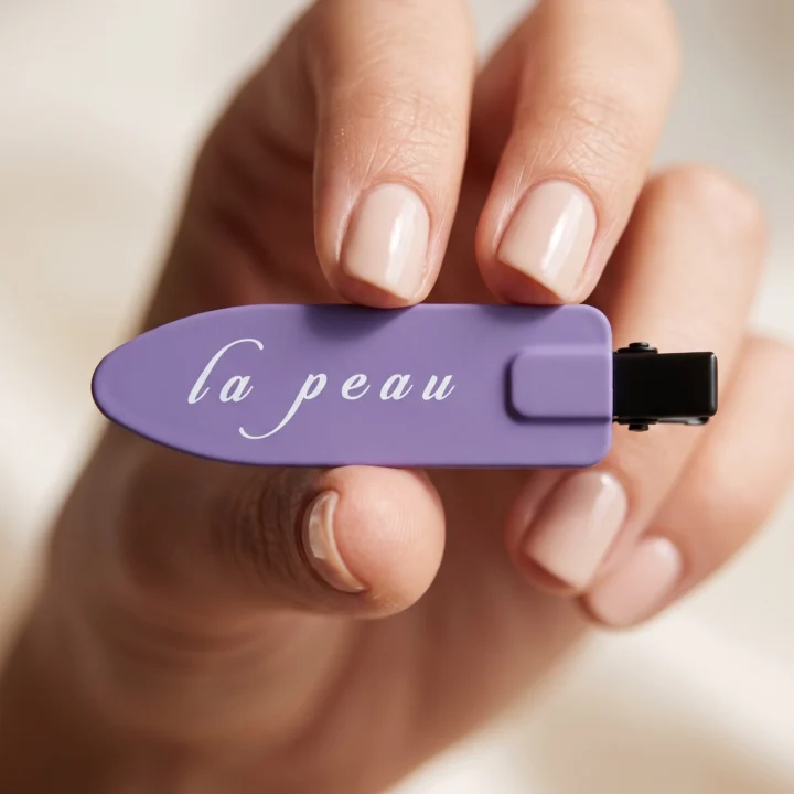 Signature La Peau Hair Clip